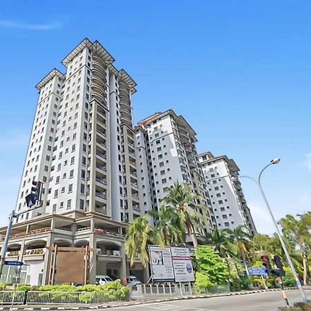 1 Bedroom Apartment, Melaka Cbd Town Center- Hosted By Private Locals Resident, Balcony With City Skyline View Or Seaview, Opposite Malls, Tv Box, 5 Minutes To Jonker Street, Malakka Dış mekan fotoğraf