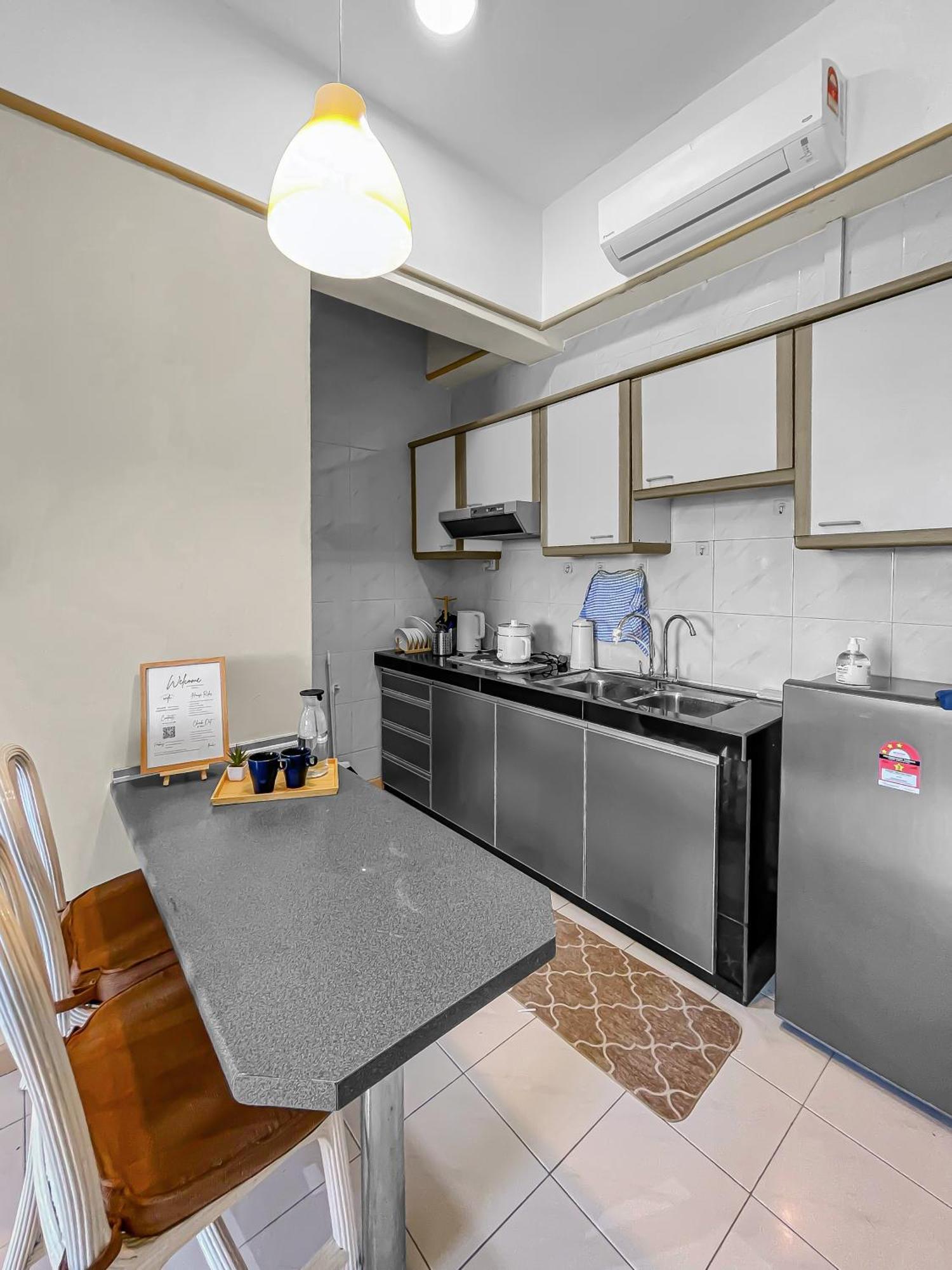 1 Bedroom Apartment, Melaka Cbd Town Center- Hosted By Private Locals Resident, Balcony With City Skyline View Or Seaview, Opposite Malls, Tv Box, 5 Minutes To Jonker Street, Malakka Dış mekan fotoğraf